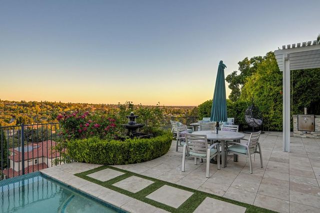 3881 Black Oak Dr, Rocklin, CA 95765