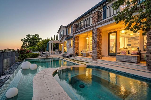 3881 Black Oak Dr, Rocklin, CA 95765