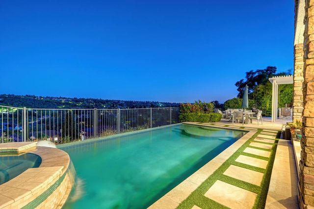 3881 Black Oak Dr, Rocklin, CA 95765