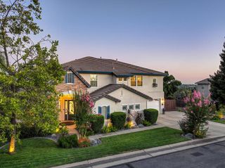 3881 Black Oak Dr, Rocklin, CA 95765