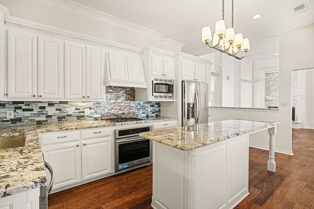 7006 Stone Bluff Court, Granbury, TX 76048