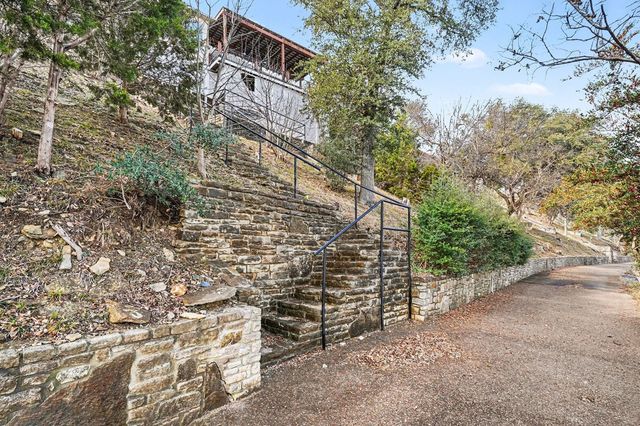 7006 Stone Bluff Court, Granbury, TX 76048