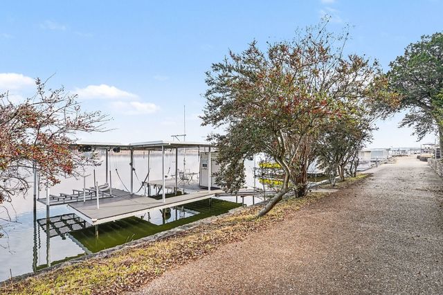 7006 Stone Bluff Court, Granbury, TX 76048