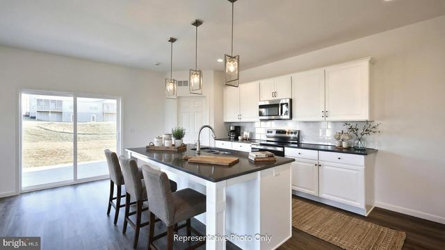 47 CANTERBURY LN, Annville, PA 17003