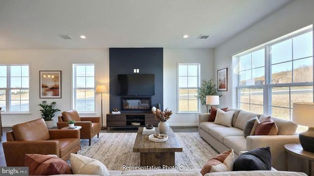 47 CANTERBURY LN, Annville, PA 17003