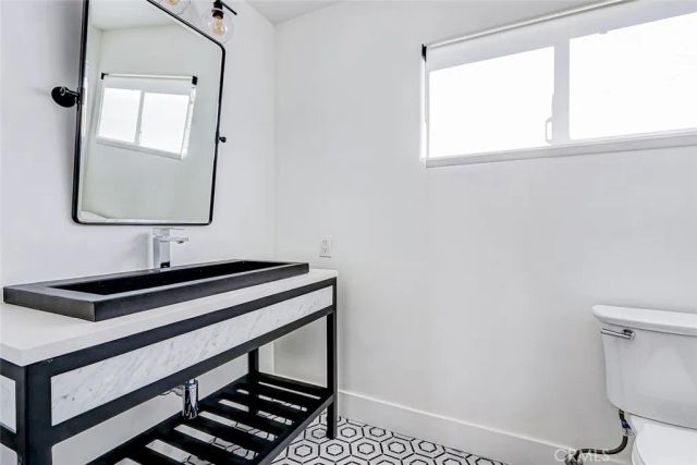 204 N Poinsettia, Manhattan Beach, CA 90266