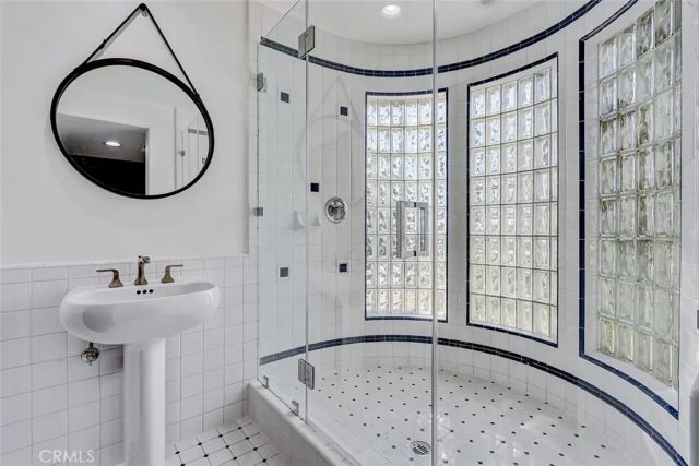 204 N Poinsettia, Manhattan Beach, CA 90266