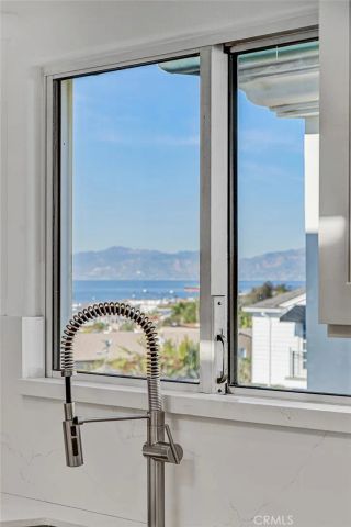 204 N Poinsettia, Manhattan Beach, CA 90266