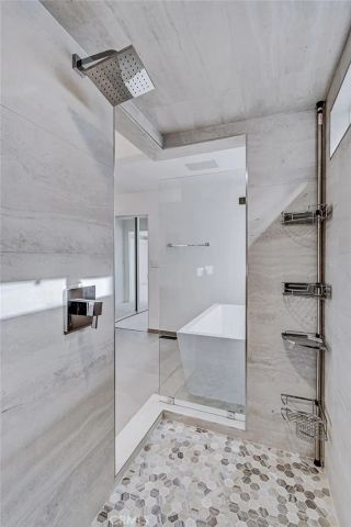 204 N Poinsettia, Manhattan Beach, CA 90266