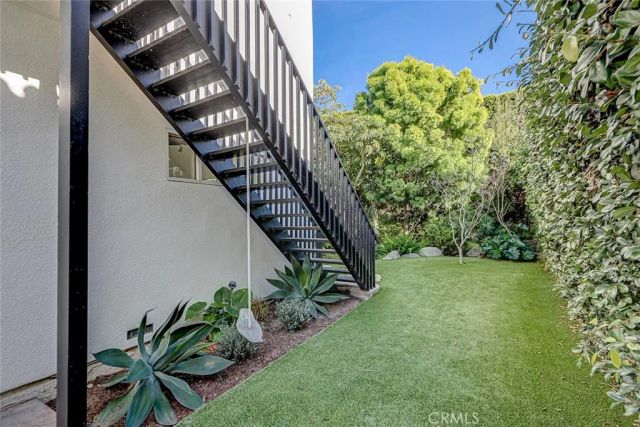 204 N Poinsettia, Manhattan Beach, CA 90266