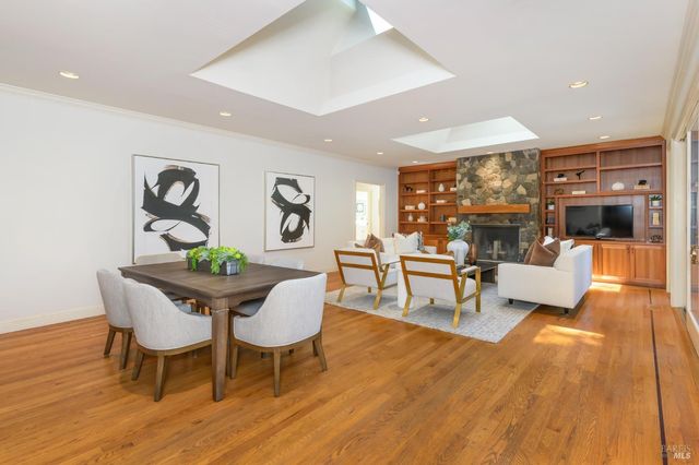 1065 Meadowsweet Dr, Corte Madera, CA 94925