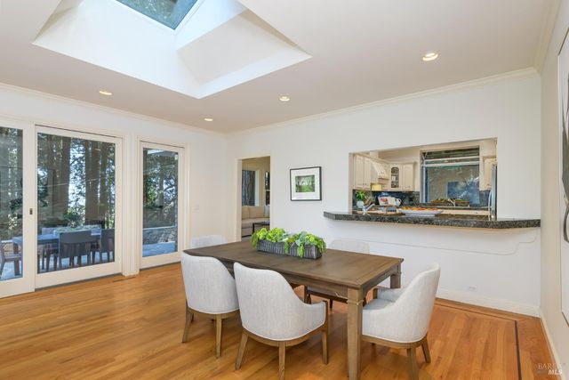 1065 Meadowsweet Dr, Corte Madera, CA 94925