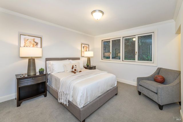 1065 Meadowsweet Dr, Corte Madera, CA 94925