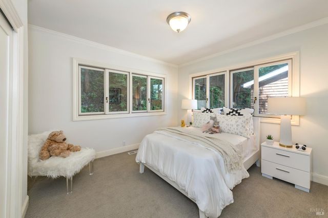 1065 Meadowsweet Dr, Corte Madera, CA 94925