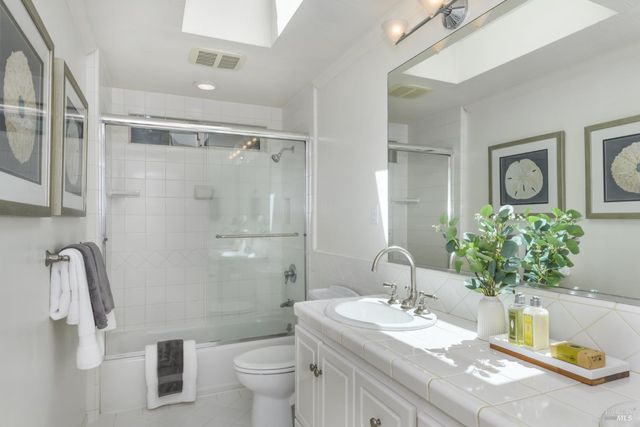 1065 Meadowsweet Dr, Corte Madera, CA 94925