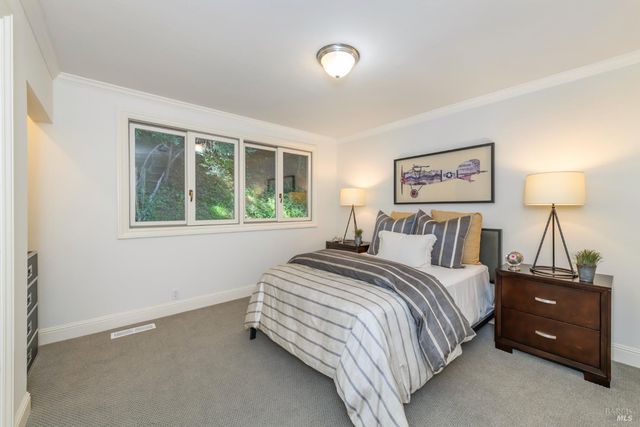 1065 Meadowsweet Dr, Corte Madera, CA 94925