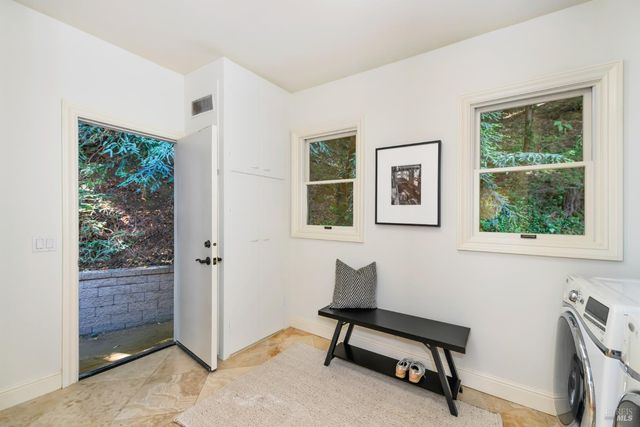 1065 Meadowsweet Dr, Corte Madera, CA 94925