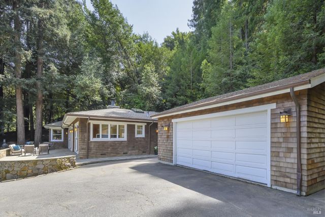 1065 Meadowsweet Dr, Corte Madera, CA 94925