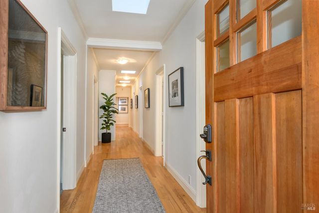 1065 Meadowsweet Dr, Corte Madera, CA 94925