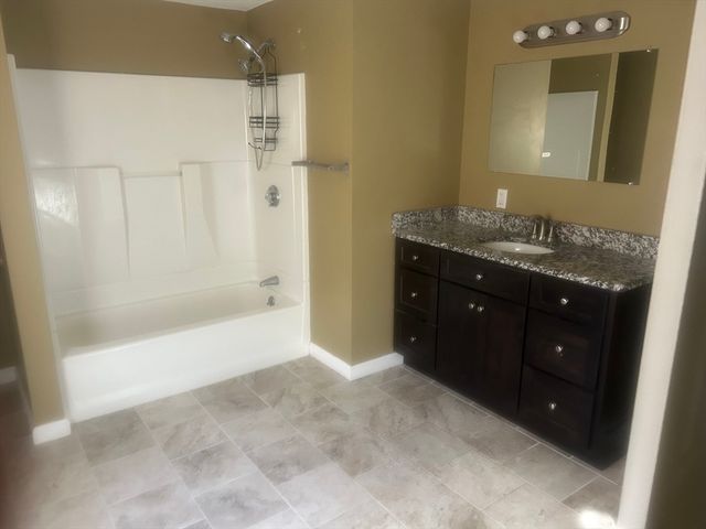 3 Julien Ave, Worcester, MA 01604