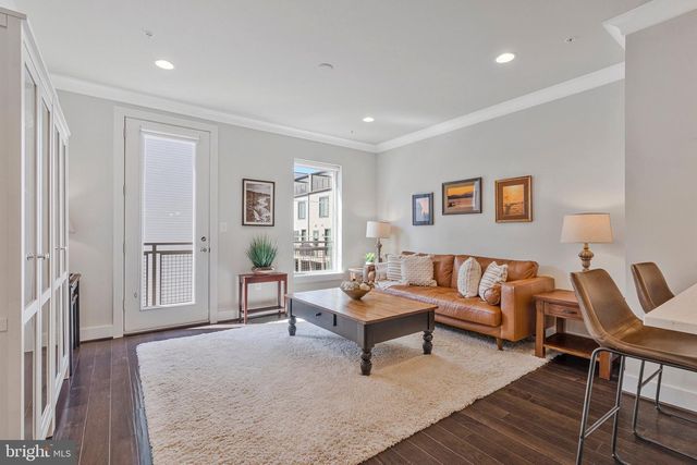 4810 GARDEN VIEW LN, Chantilly, VA 20151