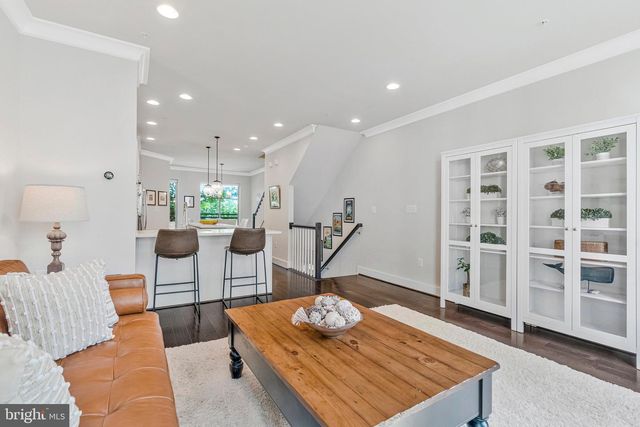 4810 GARDEN VIEW LN, Chantilly, VA 20151