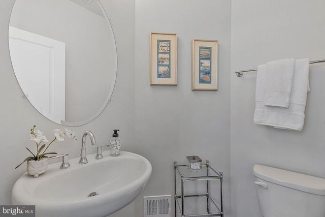 4810 GARDEN VIEW LN, Chantilly, VA 20151