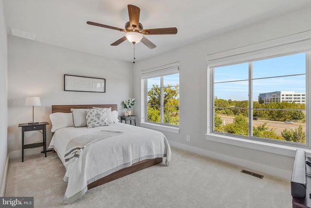 4810 GARDEN VIEW LN, Chantilly, VA 20151