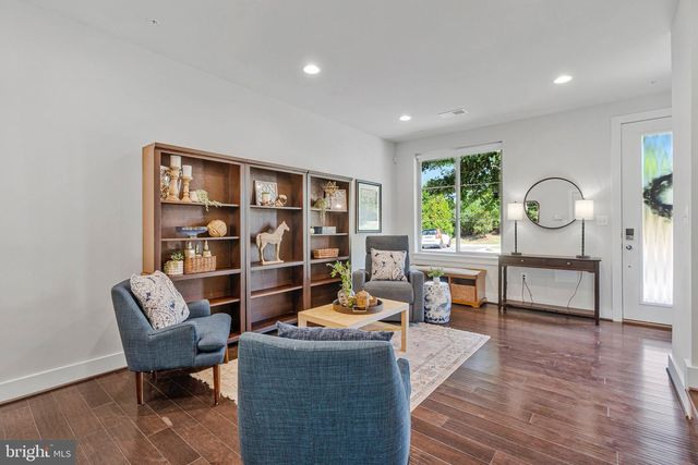 4810 GARDEN VIEW LN, Chantilly, VA 20151