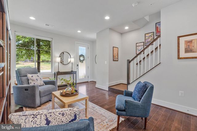 4810 GARDEN VIEW LN, Chantilly, VA 20151