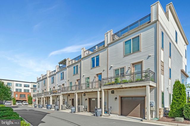 4810 GARDEN VIEW LN, Chantilly, VA 20151