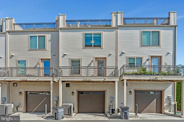 4810 GARDEN VIEW LN, Chantilly, VA 20151