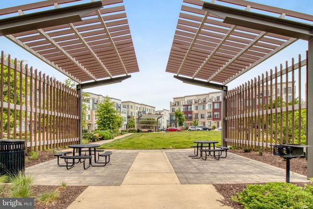 4810 GARDEN VIEW LN, Chantilly, VA 20151