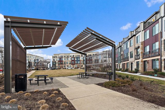 4810 GARDEN VIEW LN, Chantilly, VA 20151