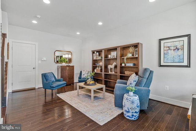 4810 GARDEN VIEW LN, Chantilly, VA 20151