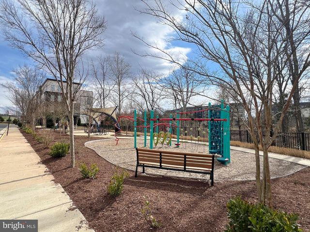 4810 GARDEN VIEW LN, Chantilly, VA 20151