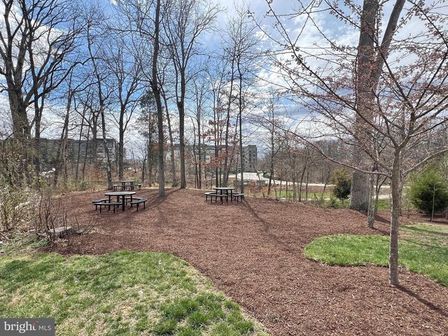 4810 GARDEN VIEW LN, Chantilly, VA 20151