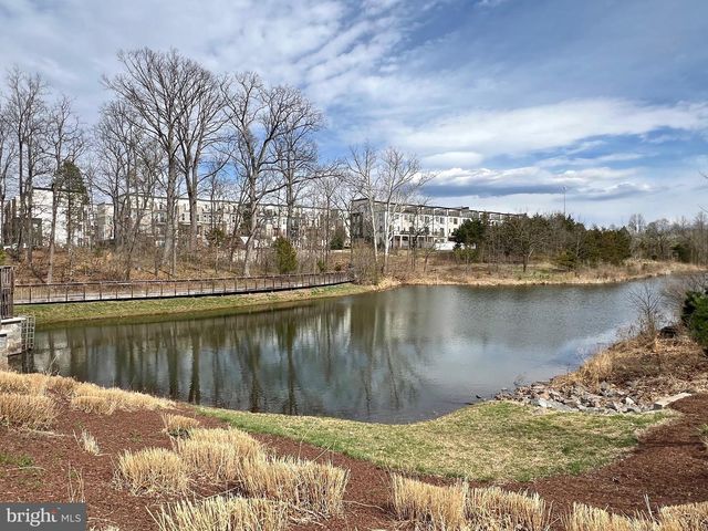 4810 GARDEN VIEW LN, Chantilly, VA 20151