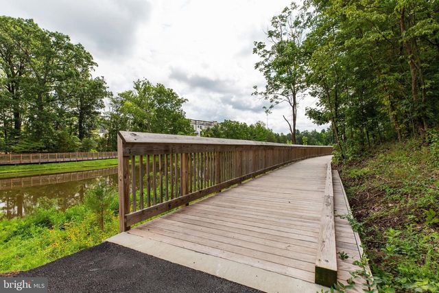 4810 GARDEN VIEW LN, Chantilly, VA 20151