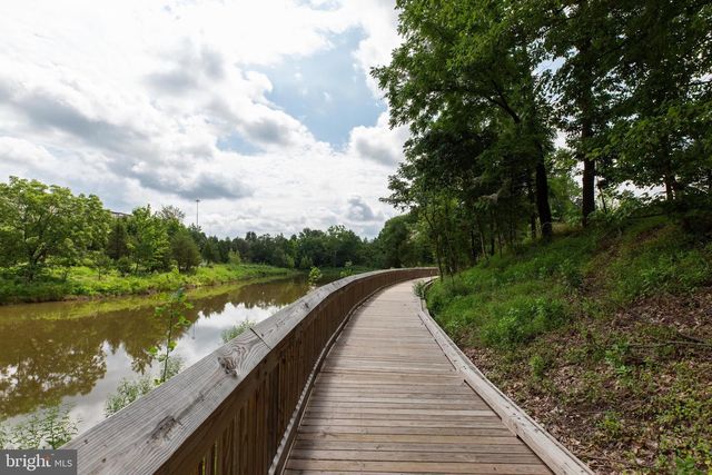 4810 GARDEN VIEW LN, Chantilly, VA 20151