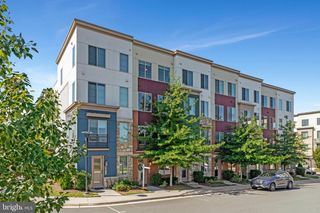 4810 GARDEN VIEW LN, Chantilly, VA 20151