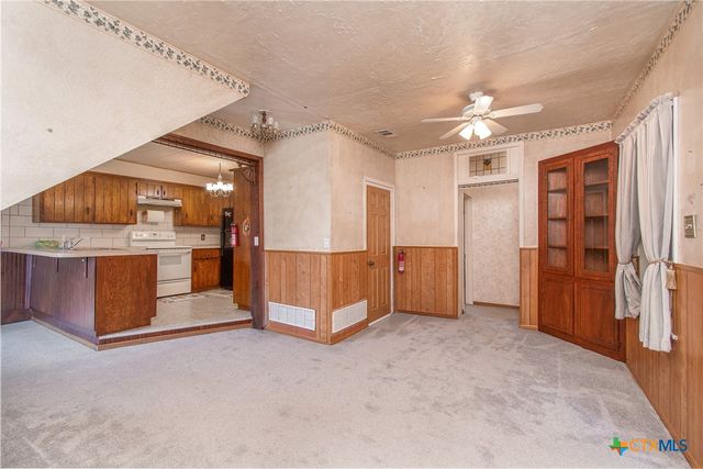 300 W Avenue J, Nolanville, TX 76559