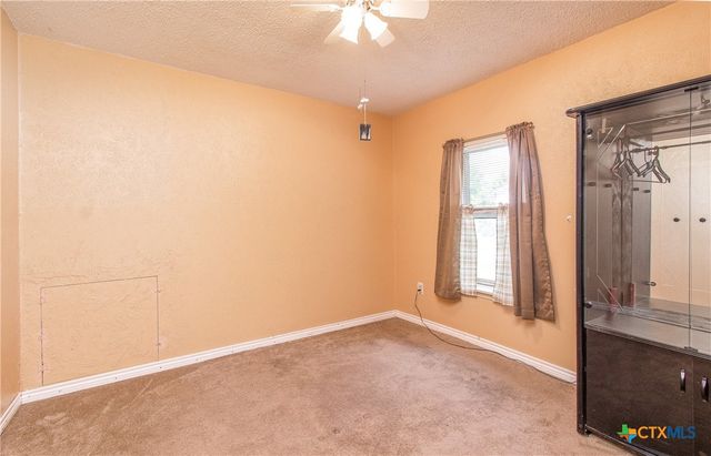 300 W Avenue J, Nolanville, TX 76559