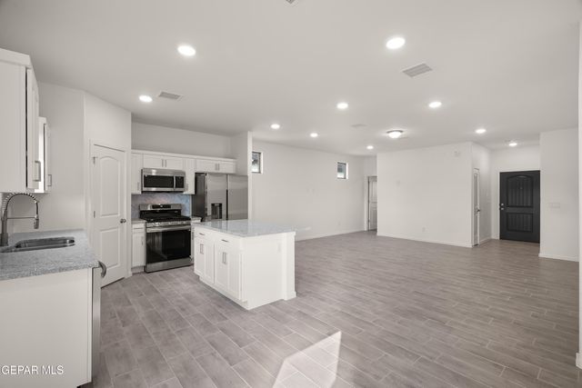 13841 Summer Wave Avenue, El Paso, TX 79928