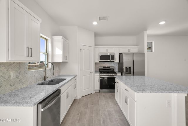 13841 Summer Wave Avenue, El Paso, TX 79928
