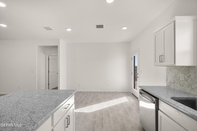 13841 Summer Wave Avenue, El Paso, TX 79928
