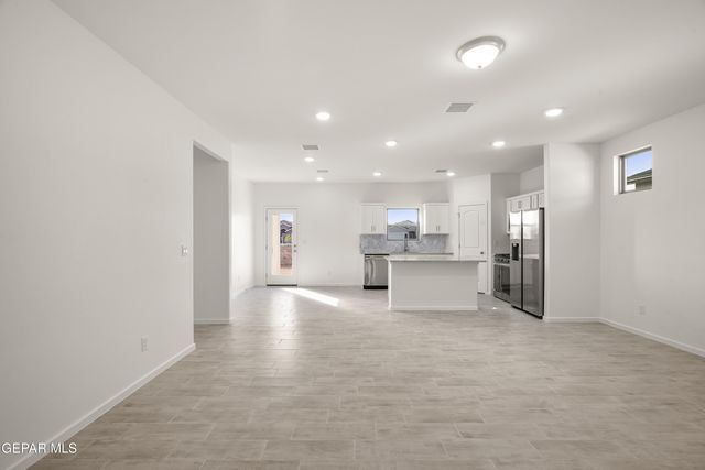 13841 Summer Wave Avenue, El Paso, TX 79928