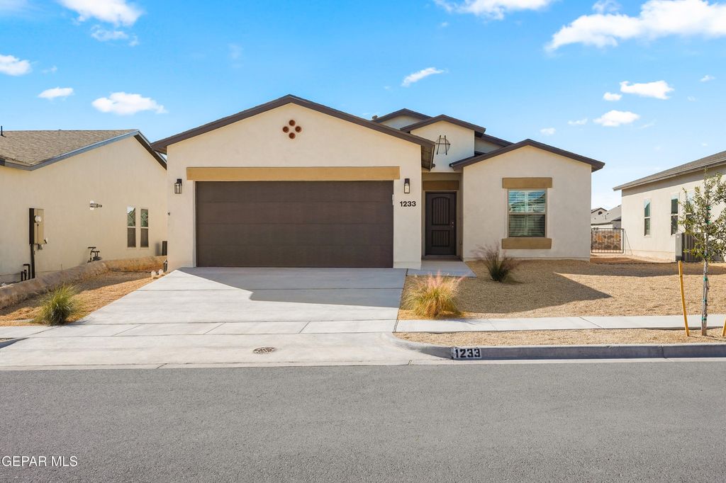 13841 Summer Wave Avenue, El Paso, TX 79928