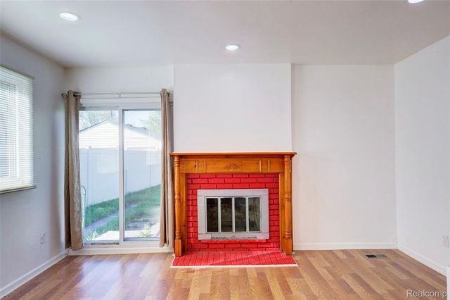 35030 Michelle Drive, Romulus, MI 48174
