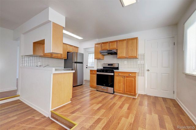 35030 Michelle Drive, Romulus, MI 48174